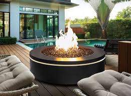 FIREPLACES & FIRE PITS